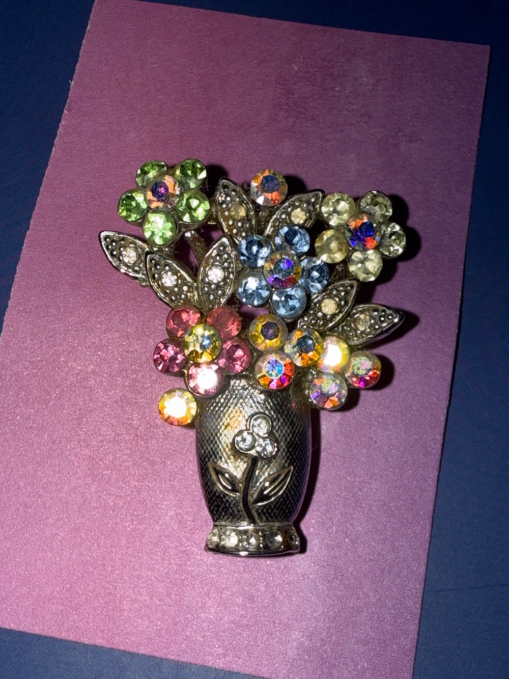 Vintage Floral Rhinestone Bouquet giardinetto or "garden" Brooch in Multicolor - Picture 2 of 9